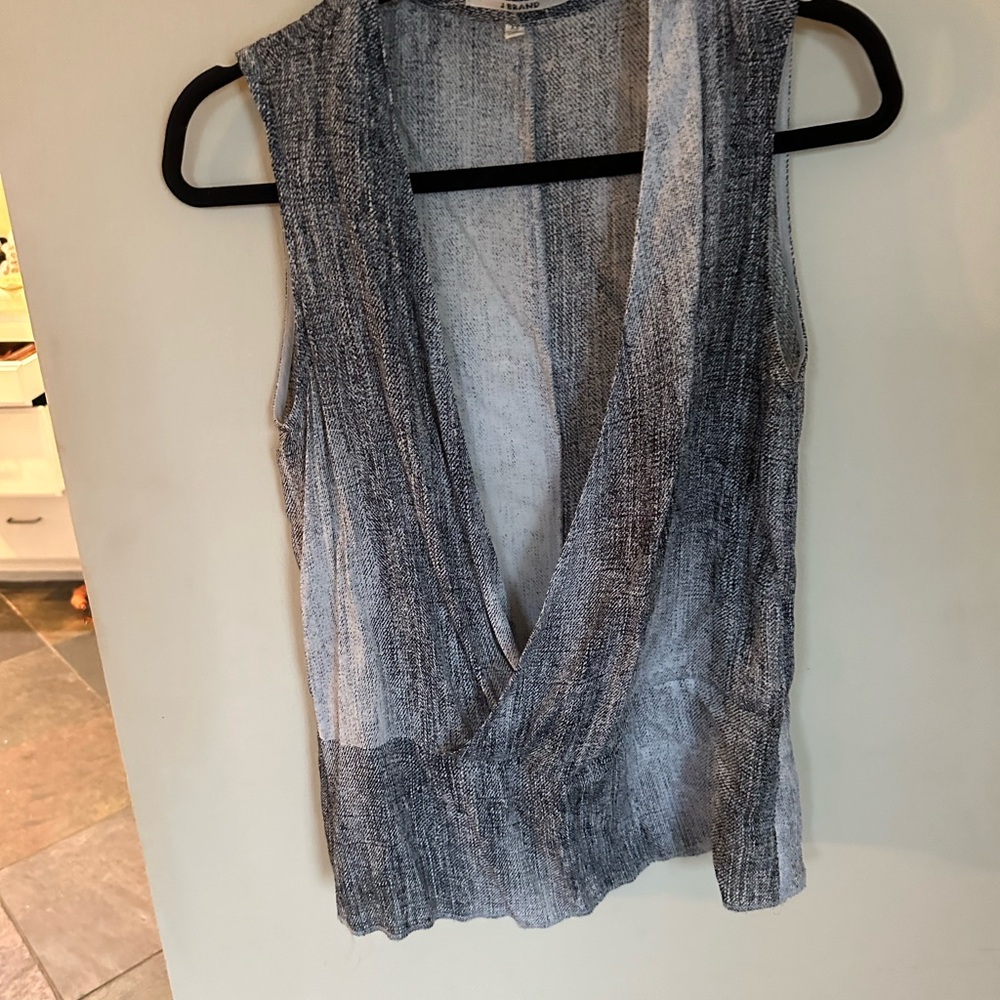 Cute top size small